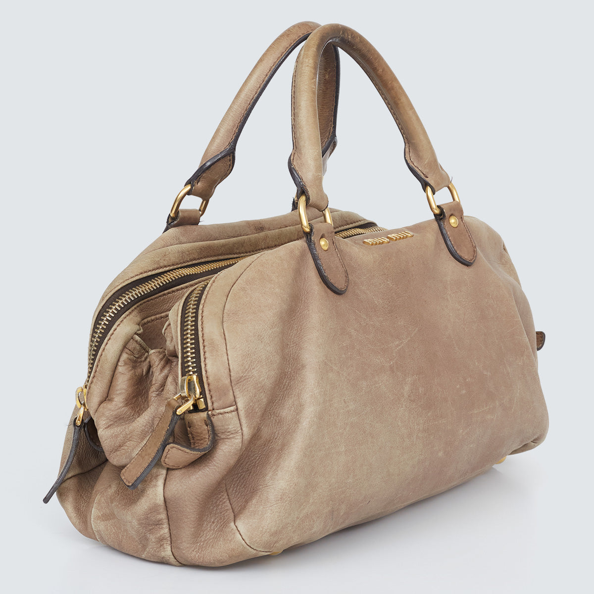 ⁠⁠Bolsa Miu Miu Tote Bege