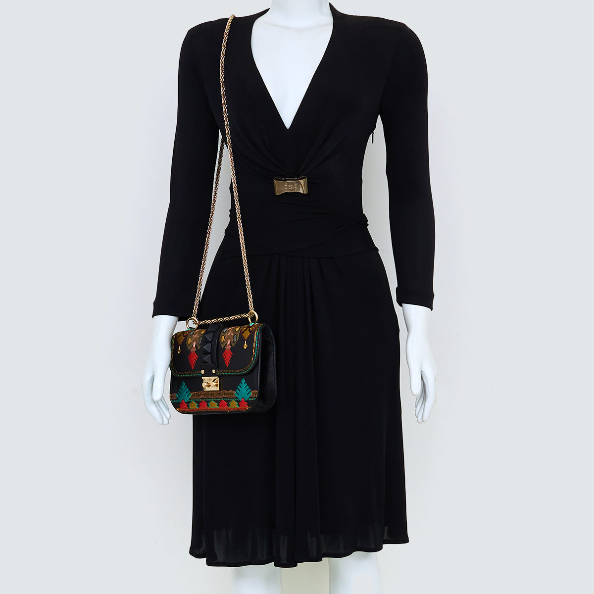 Bolsa Valentino Glam Lock Bordada Preta