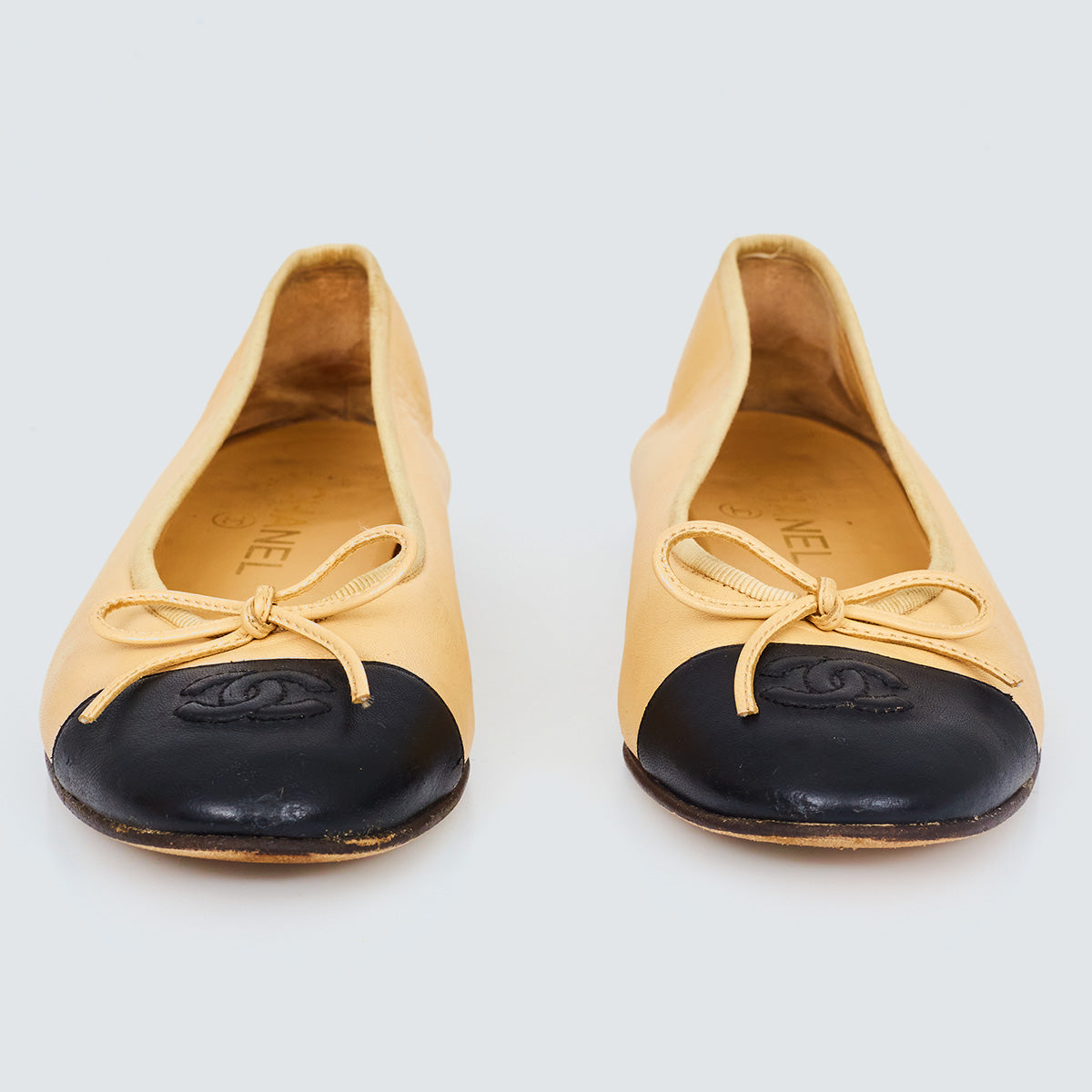 Sapatilha Chanel Bege Tam. 35,5 Br