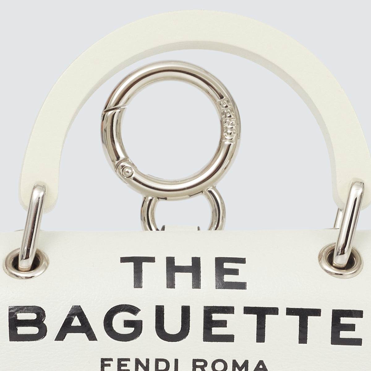 Bolsa Fendi Baguette Nano Branca