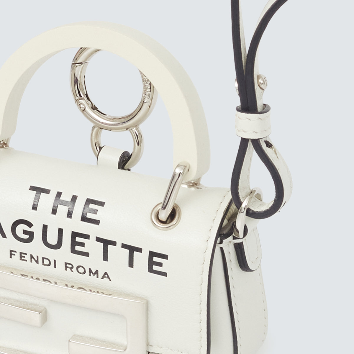 Bolsa Fendi Baguette Nano Branca