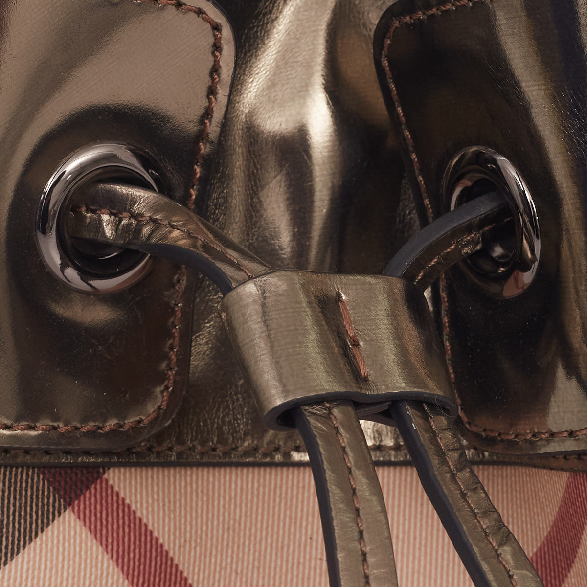 ⁠Bolsa Burberry Tote Canvas