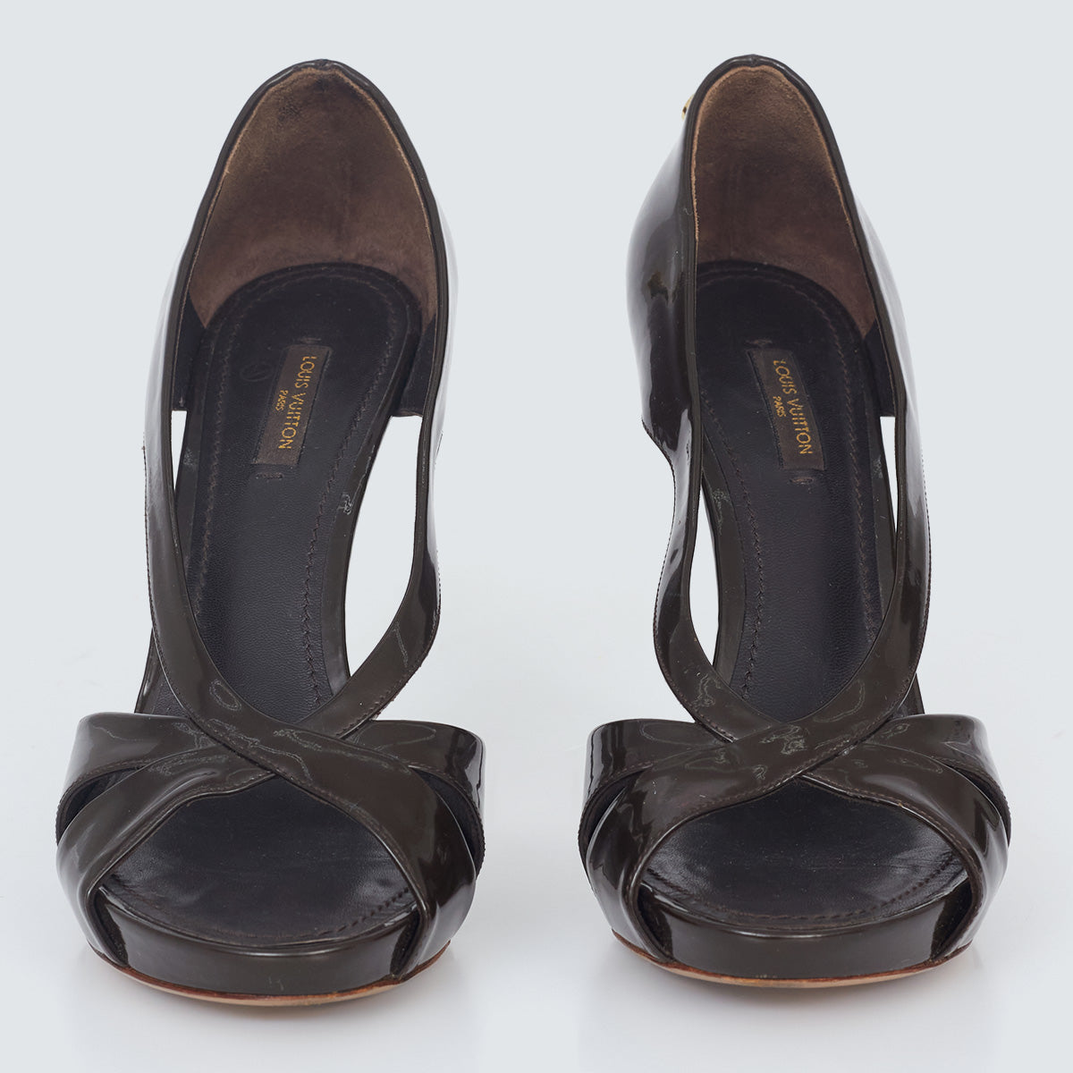 ⁠Sandália Louis Vuitton Marrom Cadeado Tam. 37 BR
