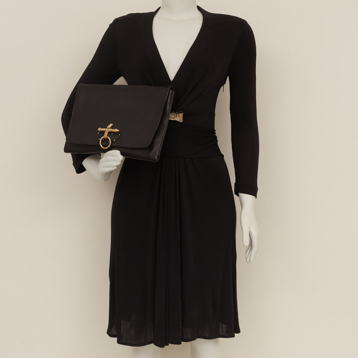 Clutch Givenchy Preta