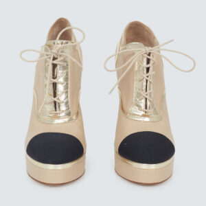 ⁠Ankle Boot Chanel Nude e Preta Tam. 37 BR