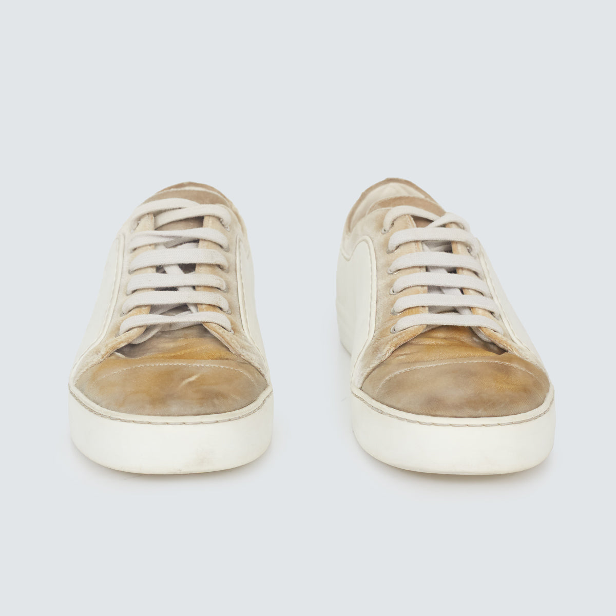 ⁠Tênis Chanel	Branco com Camurça Tam. 38 Br