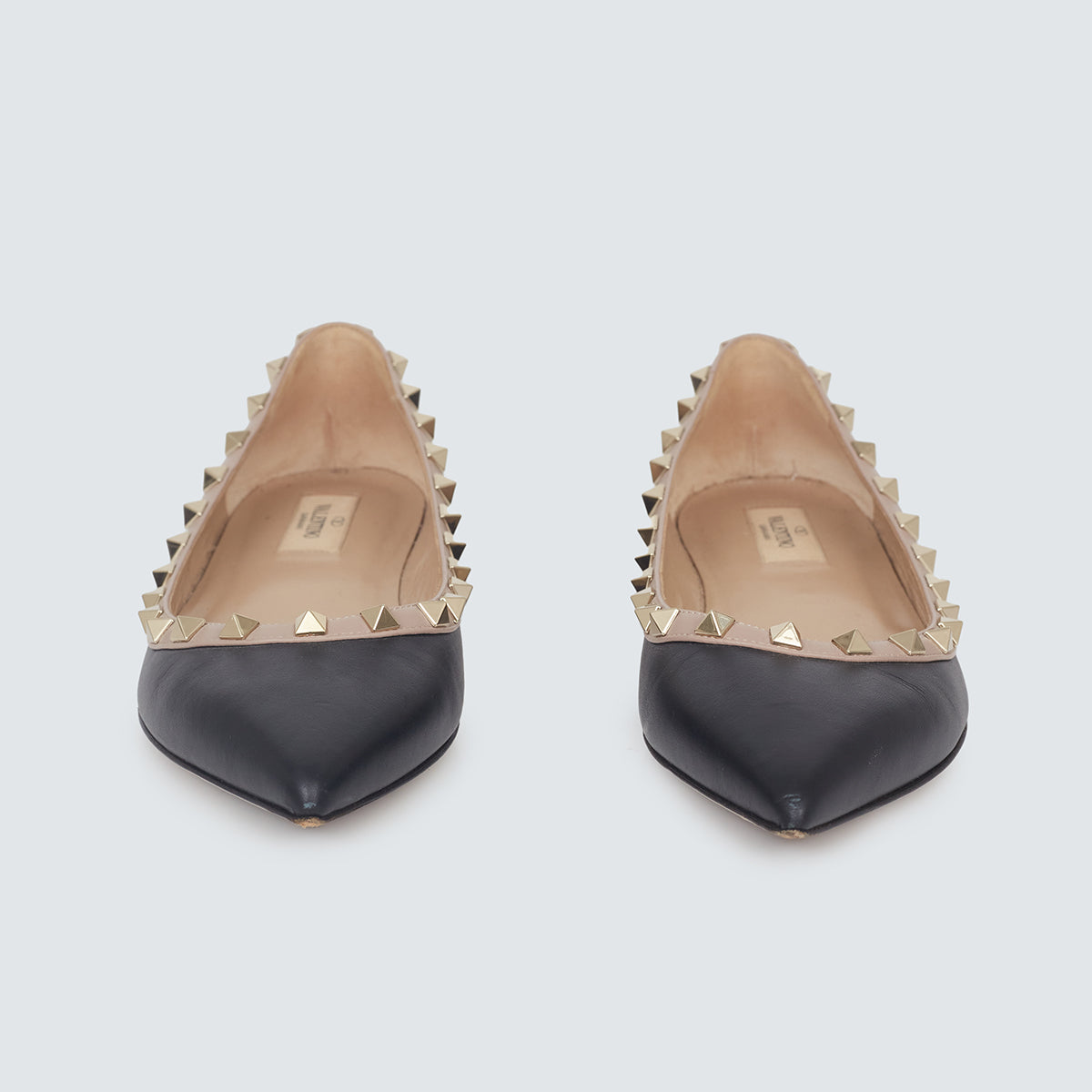Sapatilha Valentino Studs Preta e Bege Tam. 36,5 BR