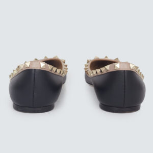 Sapatilha Valentino Studs Preta e Bege Tam. 36,5 BR