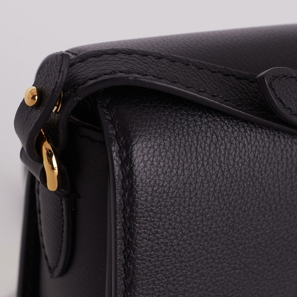 Bolsa Versace Medusa Shoulder Preta