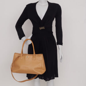 Bolsa Chanel Executive Bege c/ Dourado