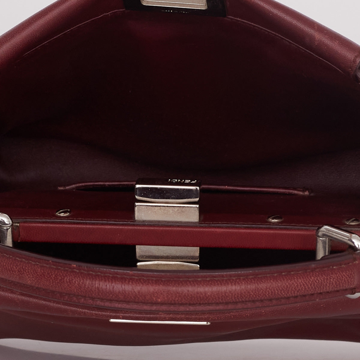 Bolsa Fendi Peekaboo Small Vinho