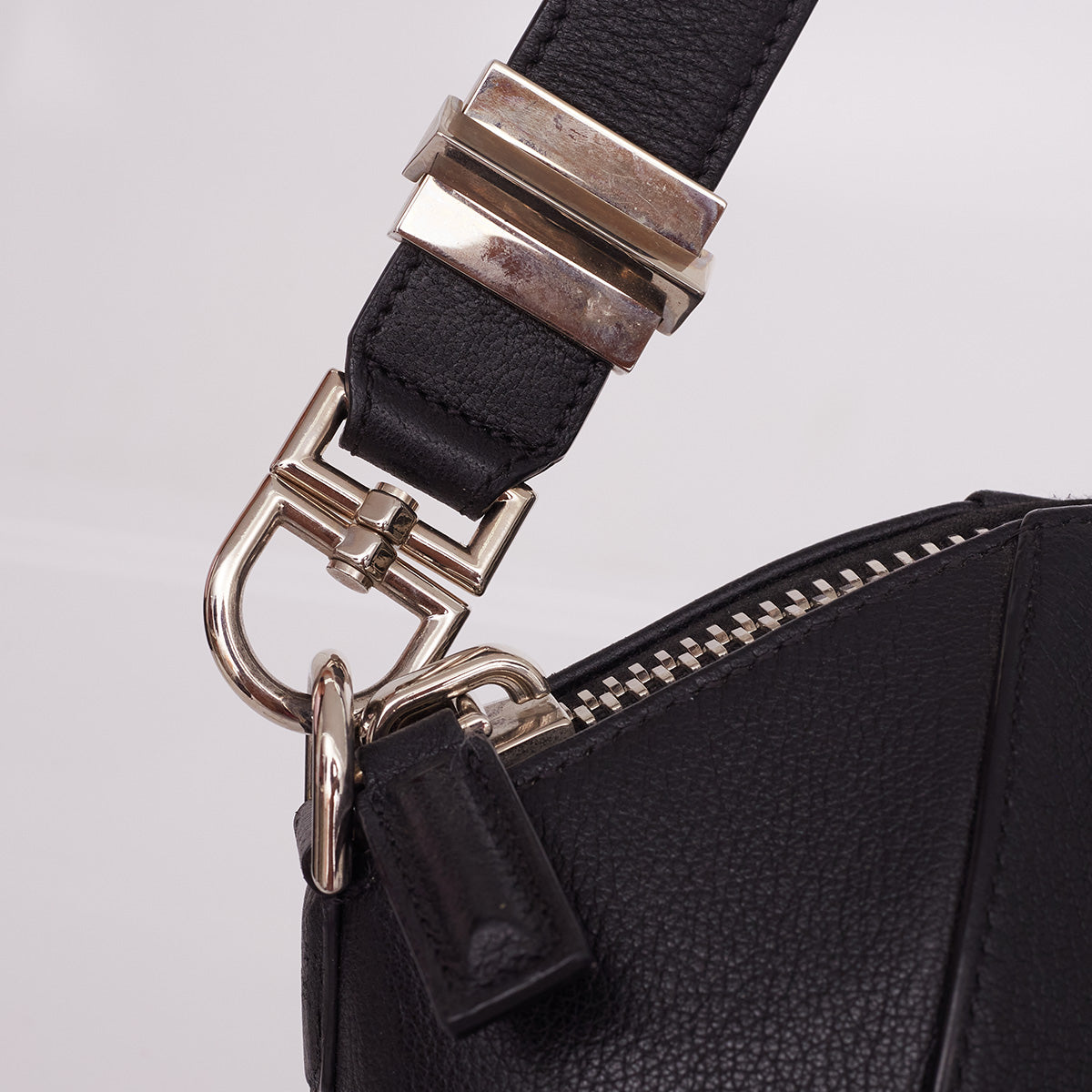 Bolsa Givenchy Antigona Preta
