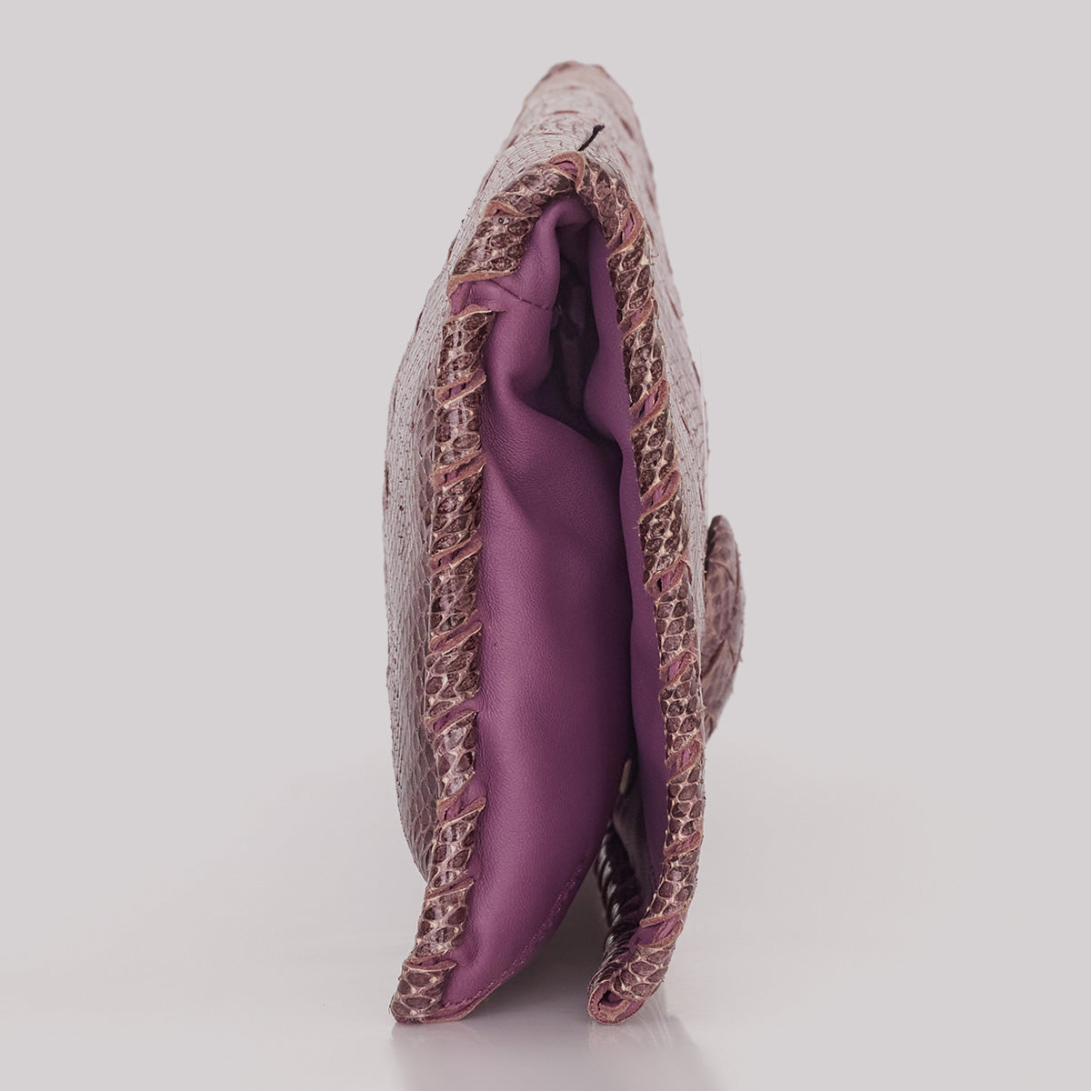 Clutch Bottega Veneta Python Roxa