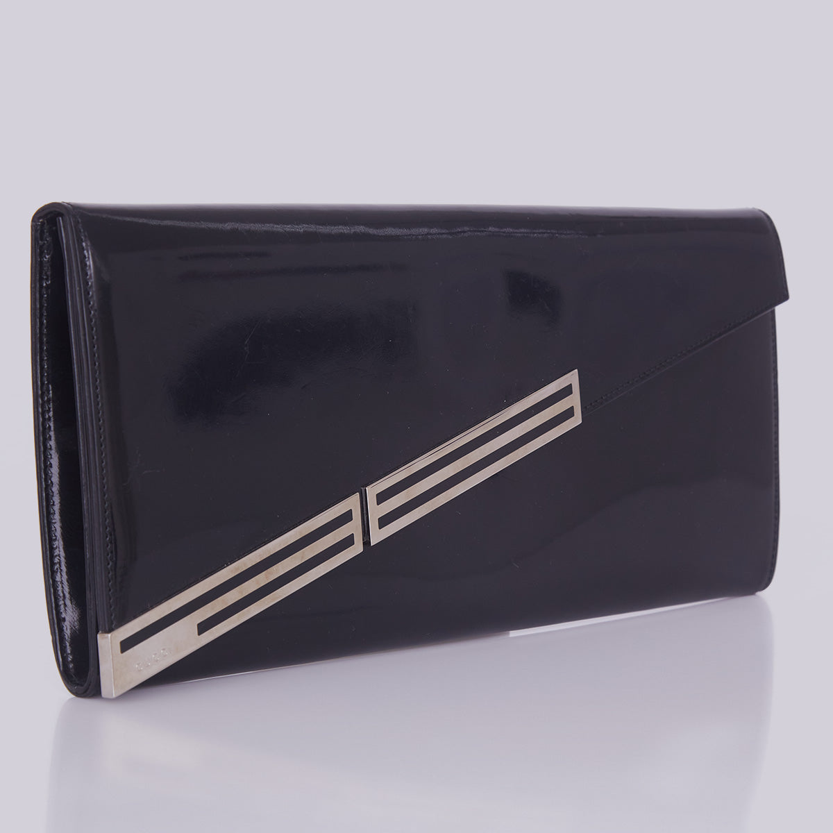 Clutch Gucci preta verniz