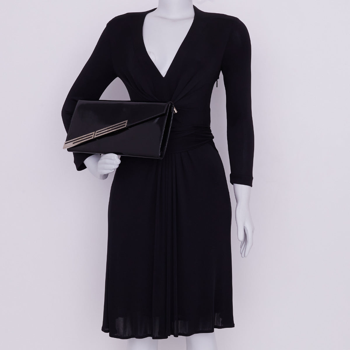 Clutch Gucci preta verniz