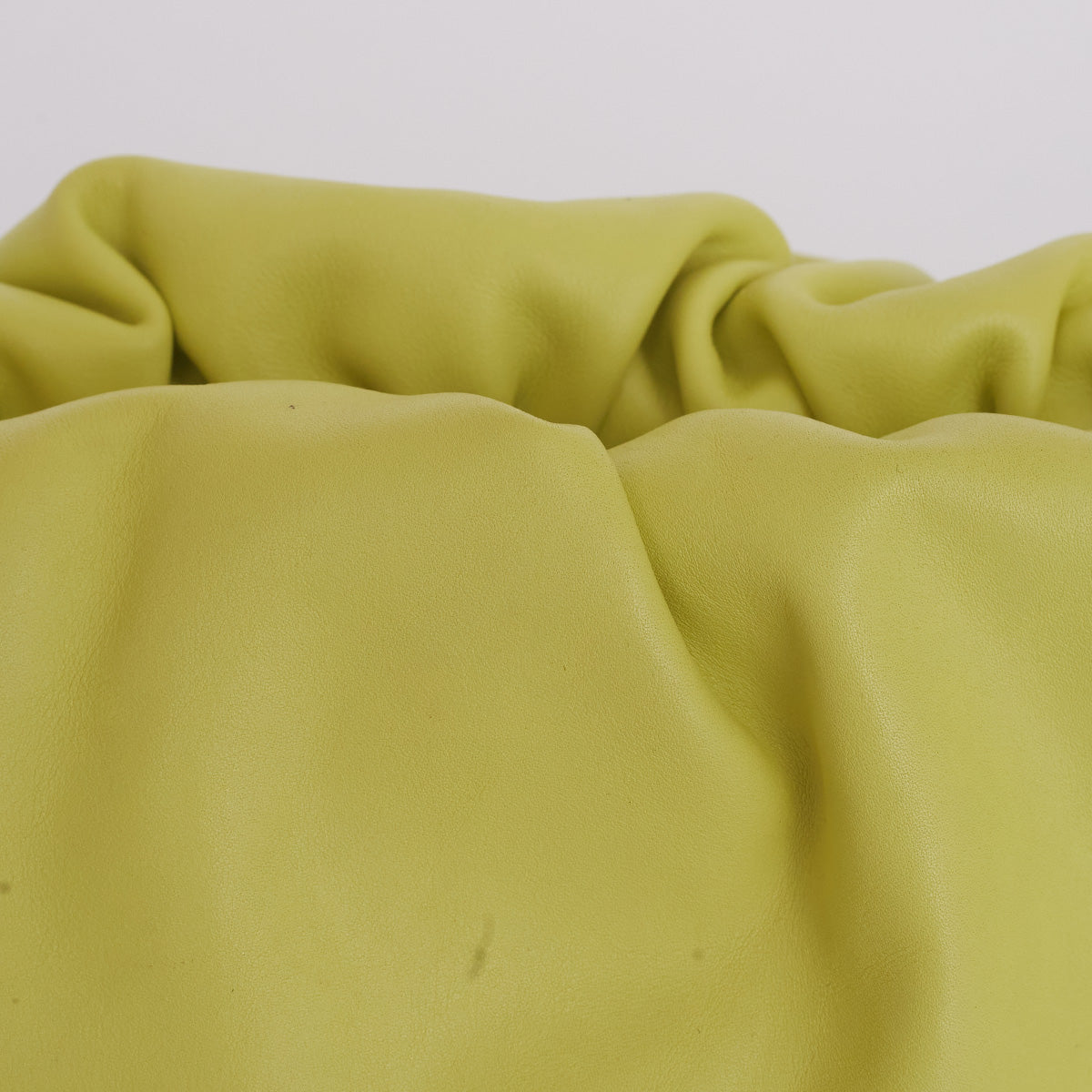 Bolsa Bottega Veneta Pouch Chain Verde Lima