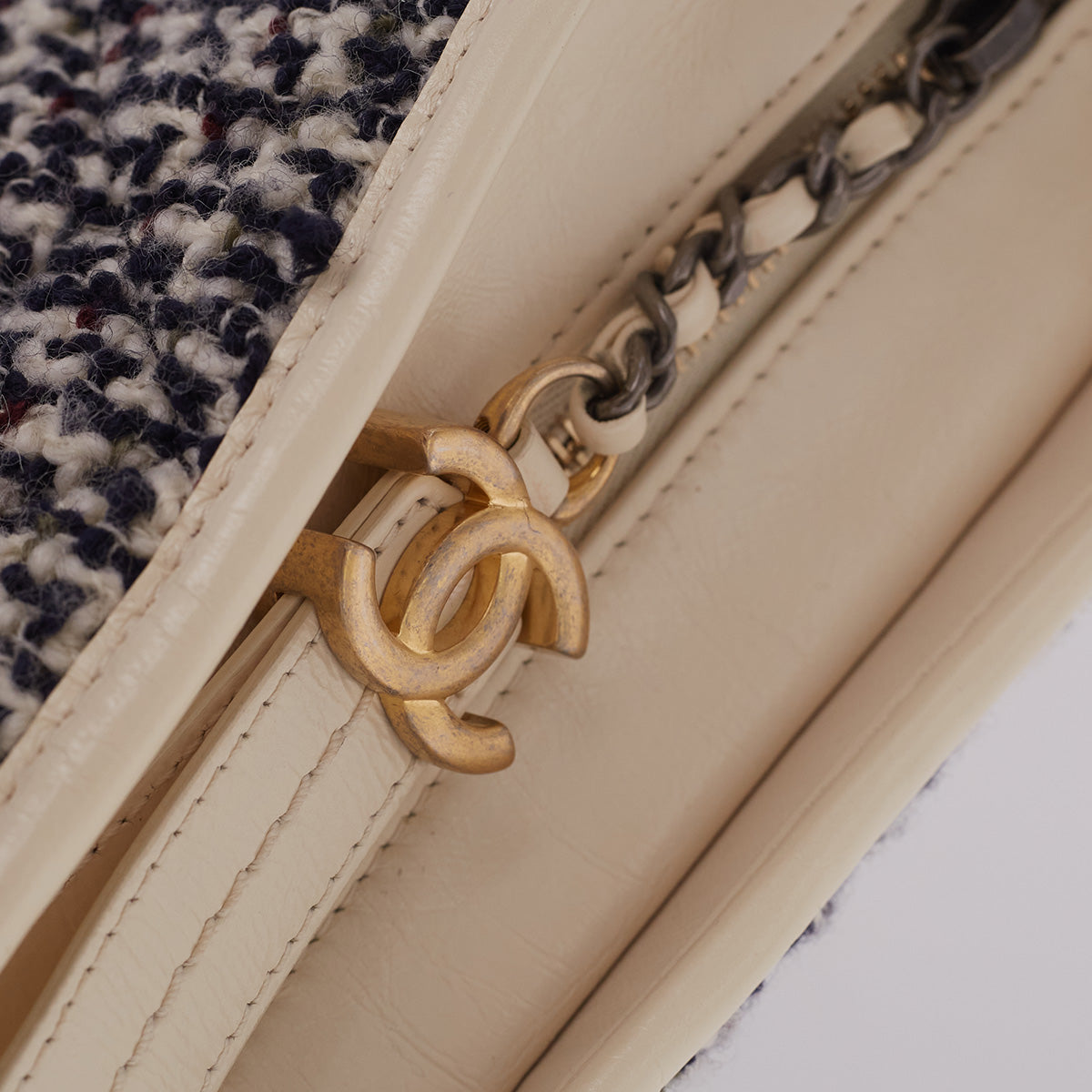 Bolsa Chanel Gabrielle Off White