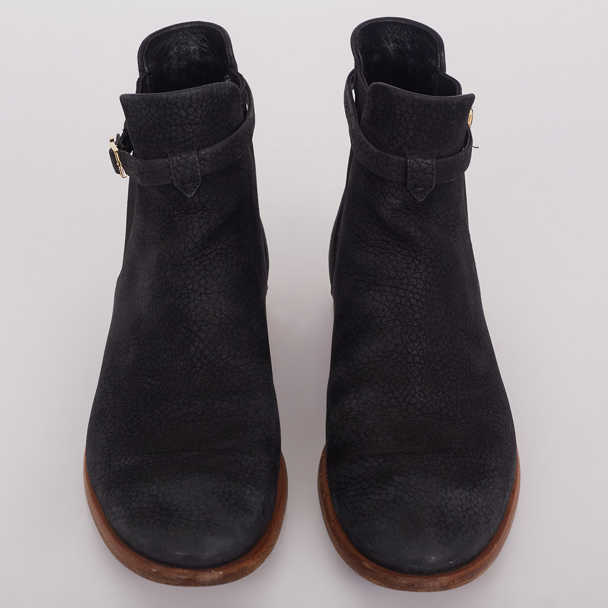 Bota Louis Vuitton Preta c/ Ferragem Monograma Dourada Tam. Br