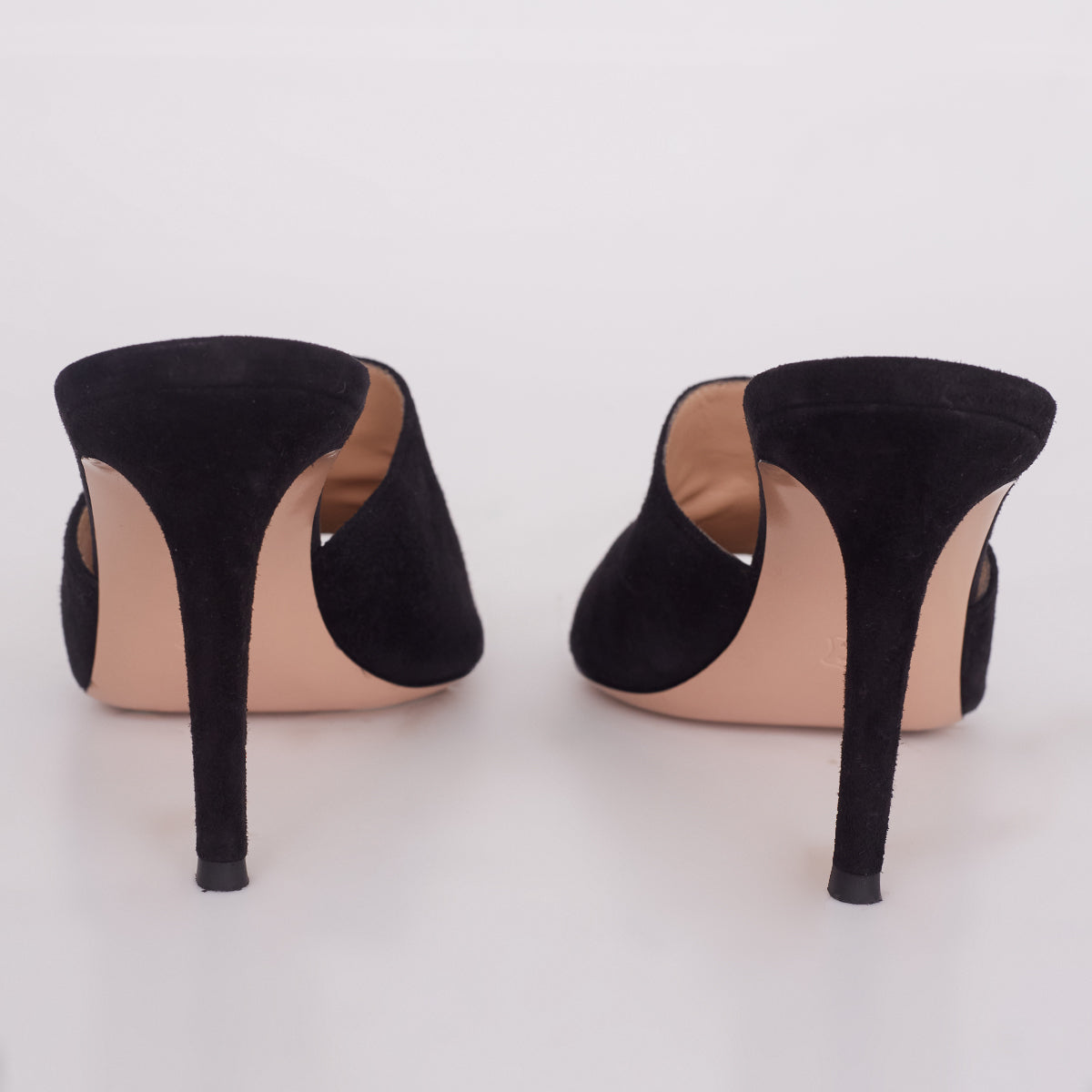 Sandália Gianvito Rossi Preta Tam. 38 Br