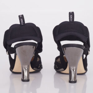Scarpin Fendi Colibrì Slingback Preto Bordado Tam. 36,5 Br