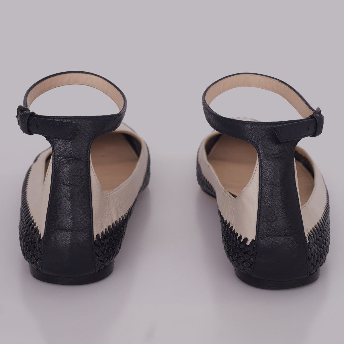 Sapato Bottega Veneta Preto e Off White Tam. 37,5 BR