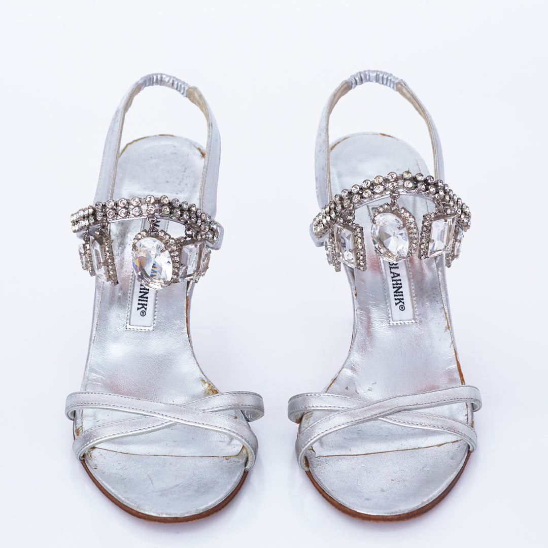Sandália Manolo Blahnik Prateada com Pedras Tam.38,5