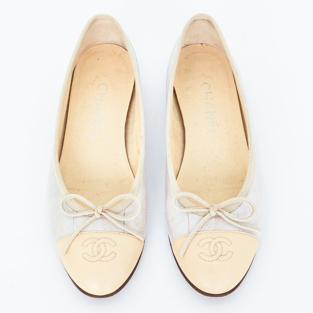 Sapatilha Chanel Gelo c/ Ponta Bege Tam. 37,5