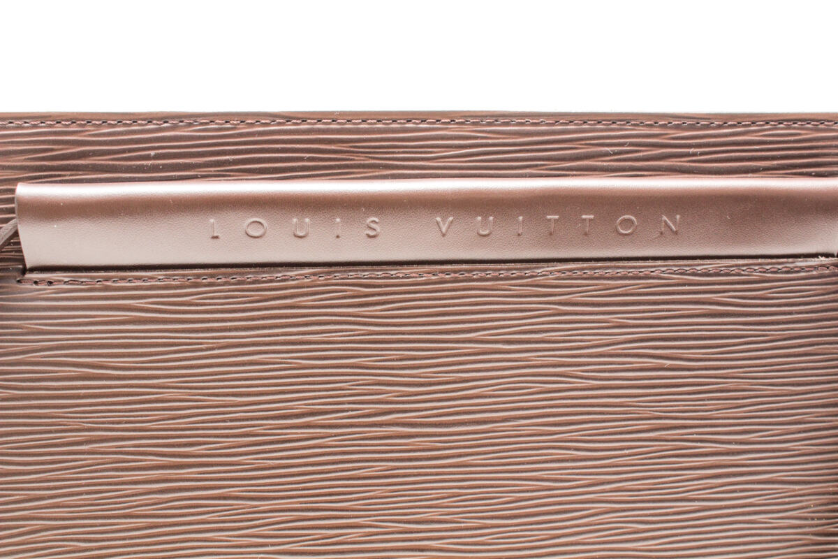 Bolsa Louis Vuitton Pasta Marrom