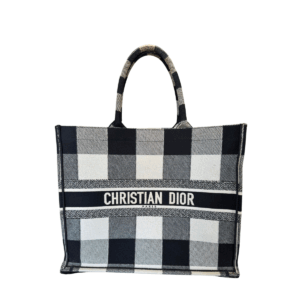 Bolsa Christian Dior Book Tote Xadrez Preta e Branca