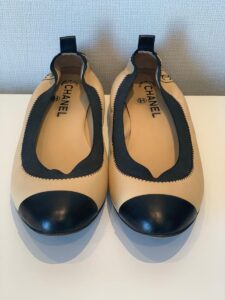 Sapatilha Chanel bicolor bege e preto Tam. 38,5