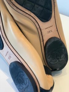 Sapatilha Chanel bicolor bege e preto Tam. 38,5