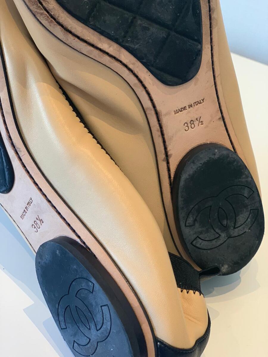 Sapatilha Chanel bicolor bege e preto Tam. 38,5