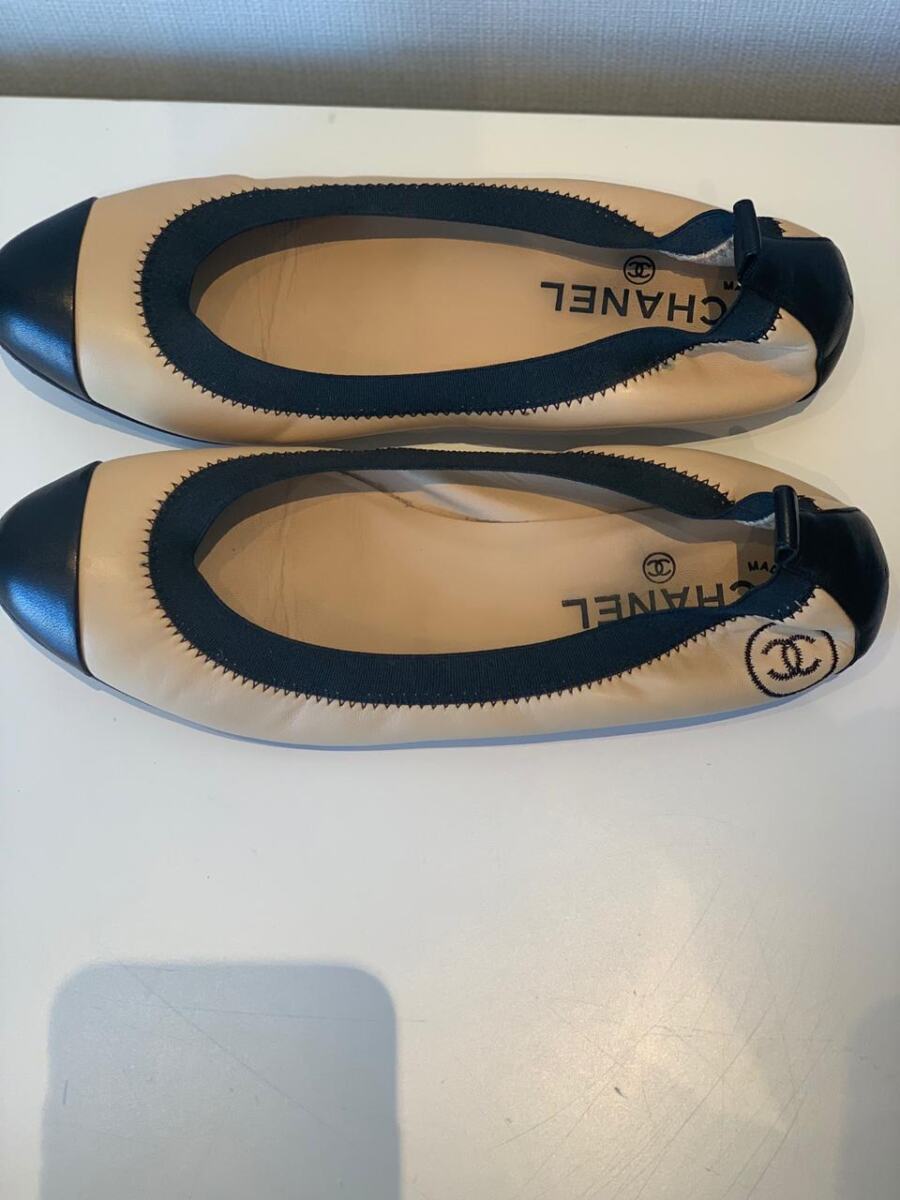 Sapatilha Chanel bicolor bege e preto Tam. 38,5