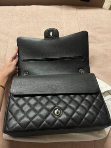 Bolsa Chanel Double Flap Caviar Maxi Preta