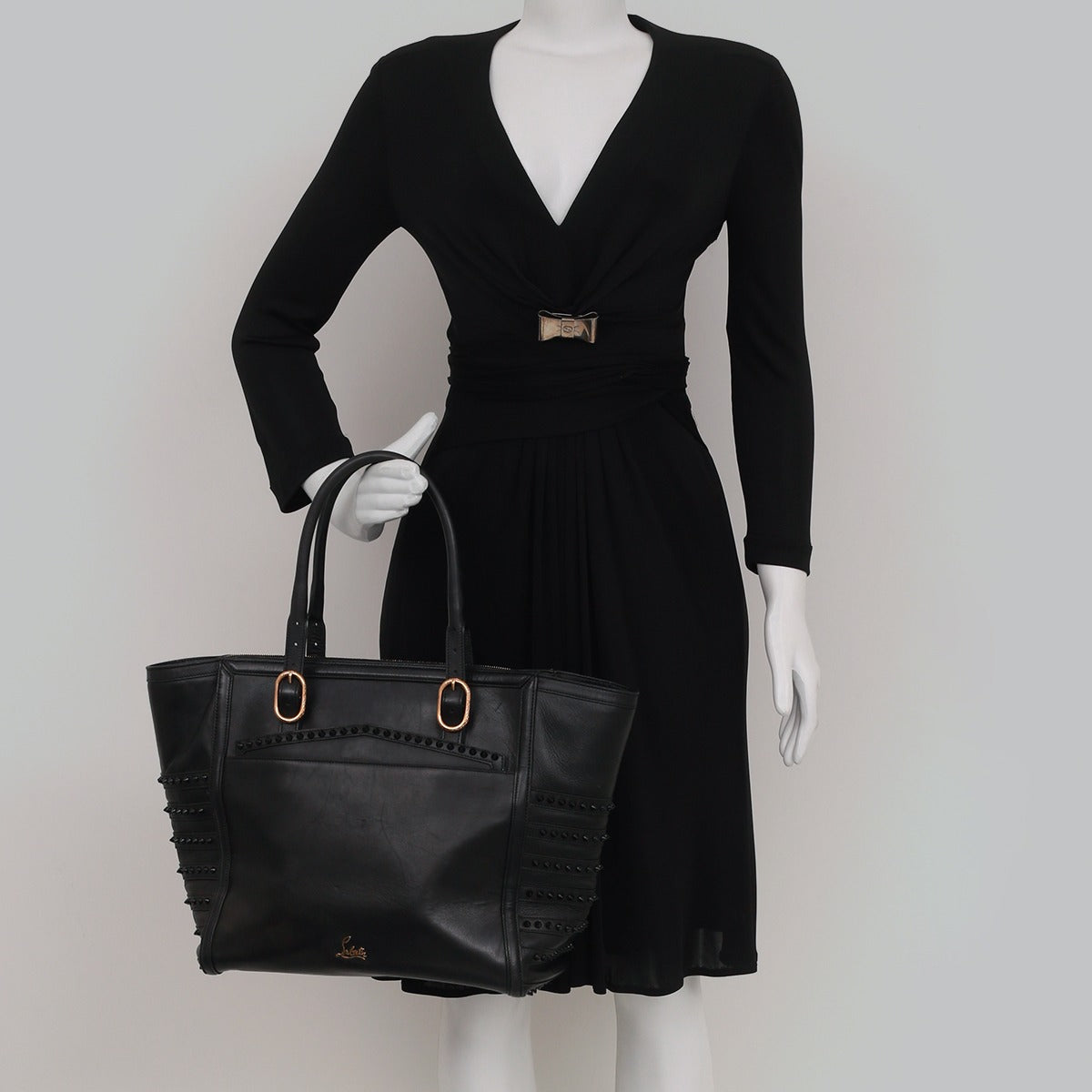 ⁠Bolsa Christian Louboutin Tote Preta