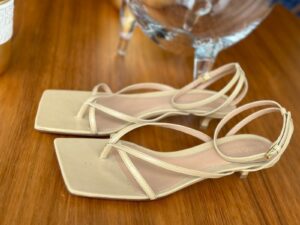 Sandália Bottega Veneta Stretch Strap Bege Tam. 36,5 Br