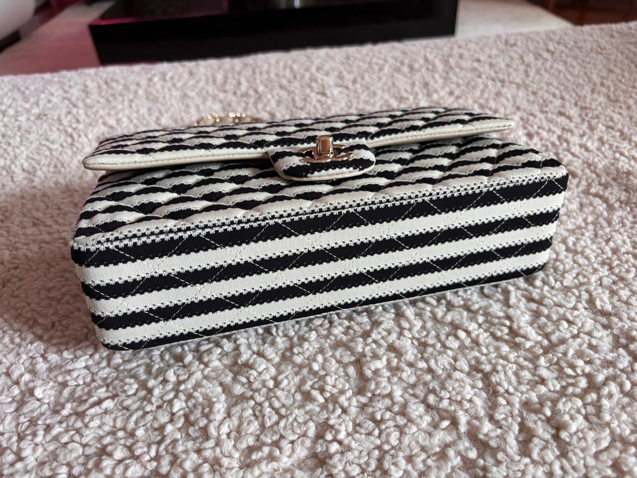 Bolsa Chanel Matêlasse Preta e Branca
