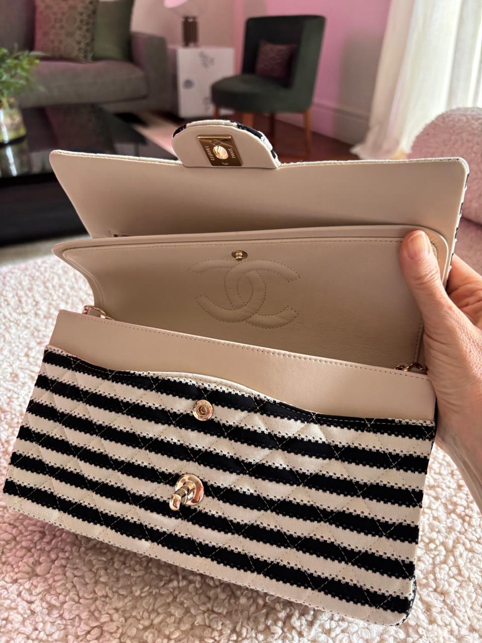 Bolsa Chanel Matêlasse Preta e Branca