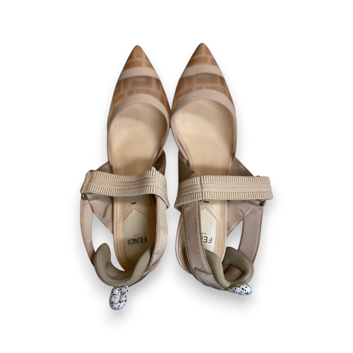 Scarpin Fendi Tela nude tam. 37 br