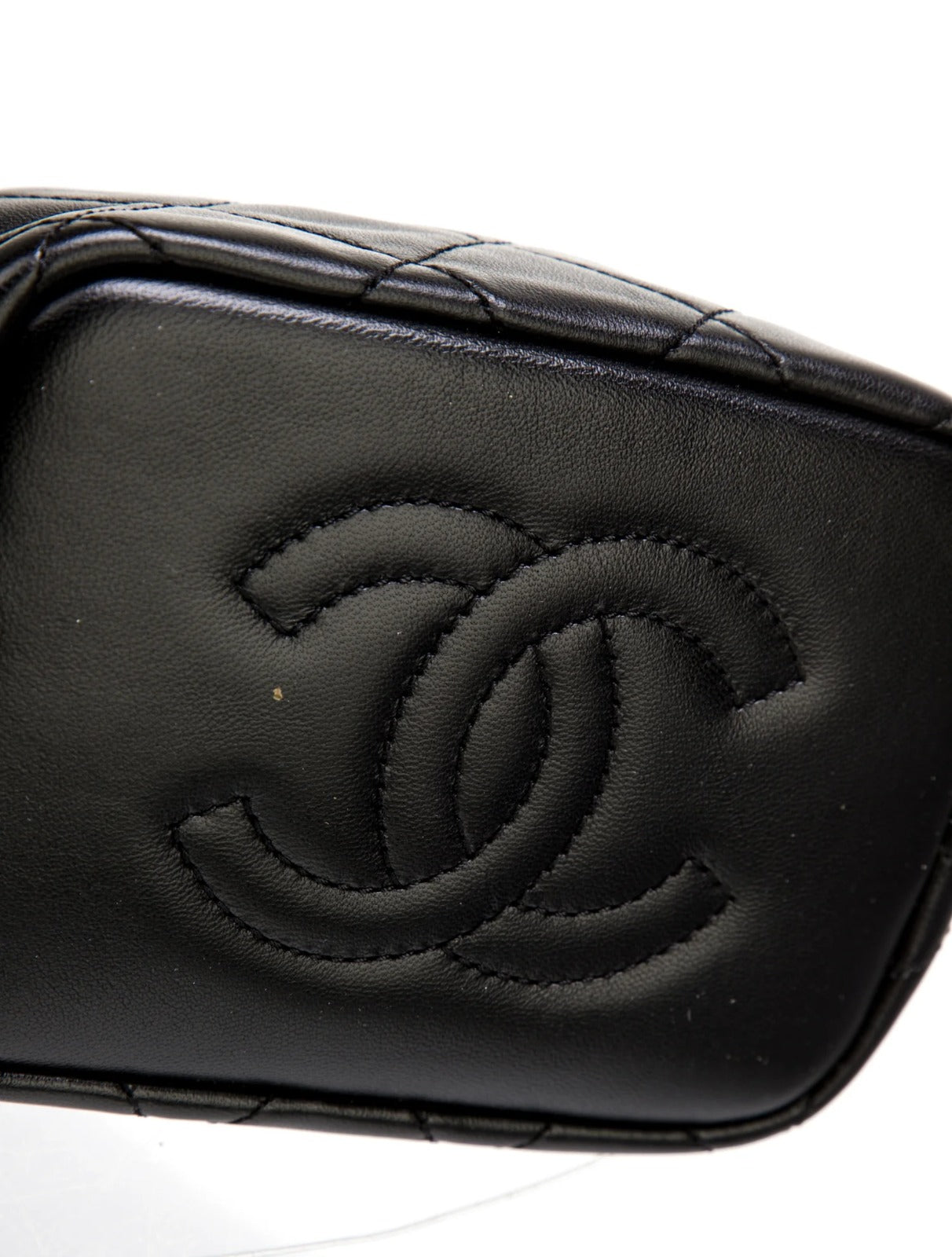 Bolsa Chanel Bucket Preta