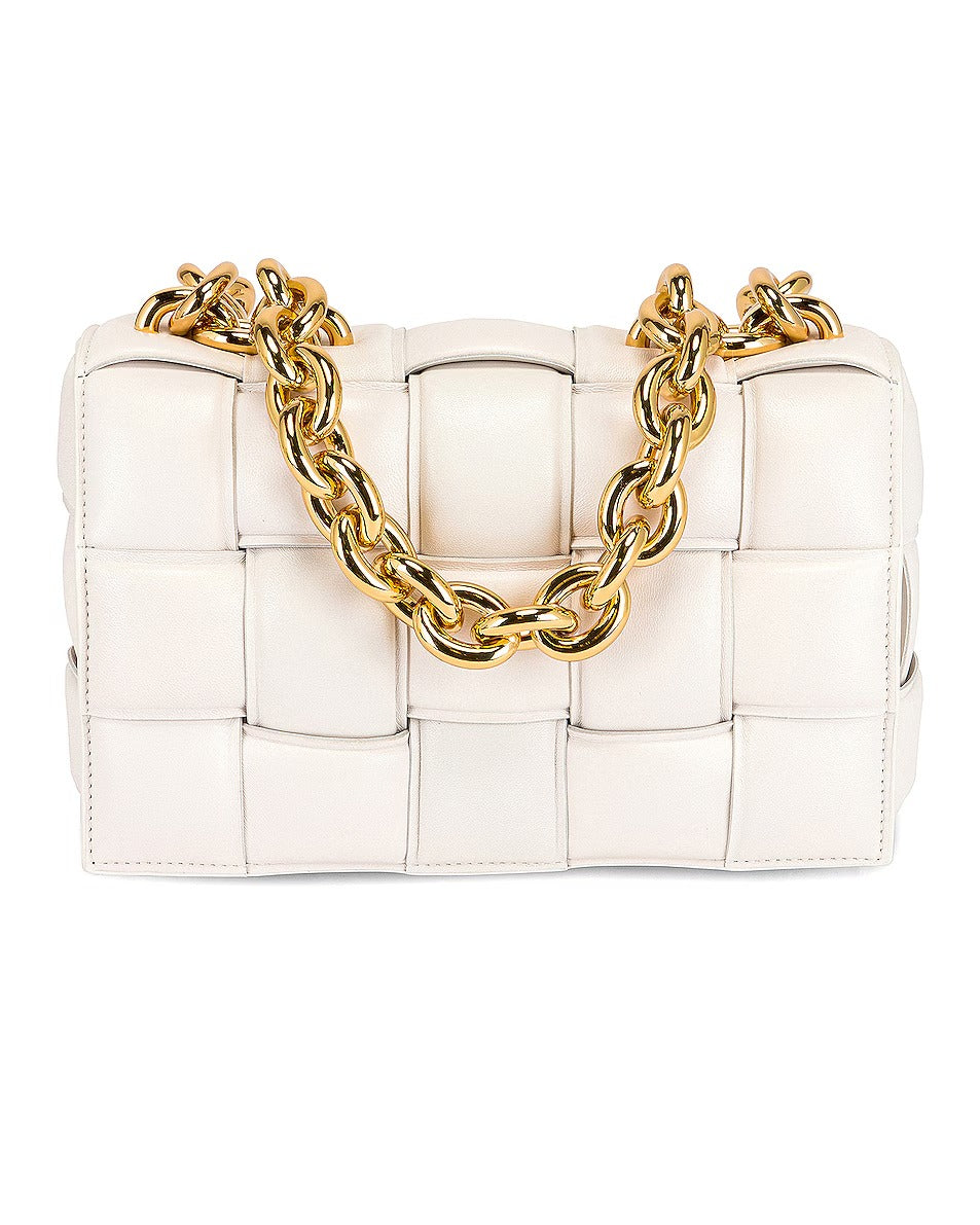 Bolsa Bottega Veneta Padded Cassette Chain Branca