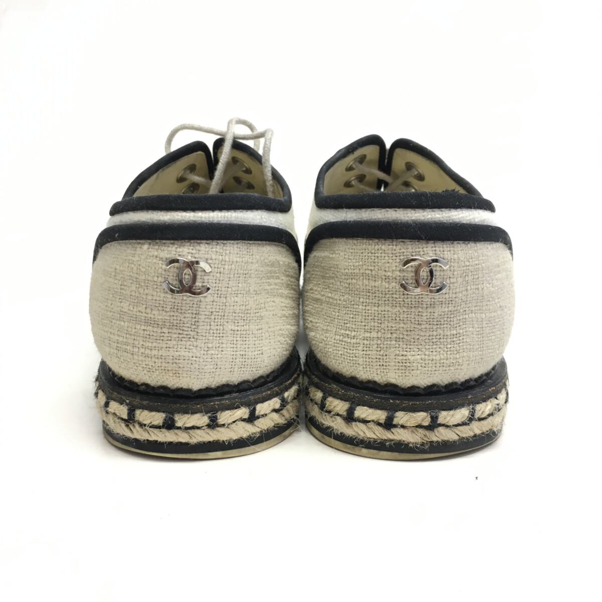 Sapato Chanel Bege e Preto Tam. 39
