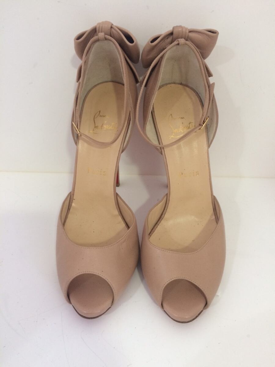 Sapato Louboutin nude laço sola 39