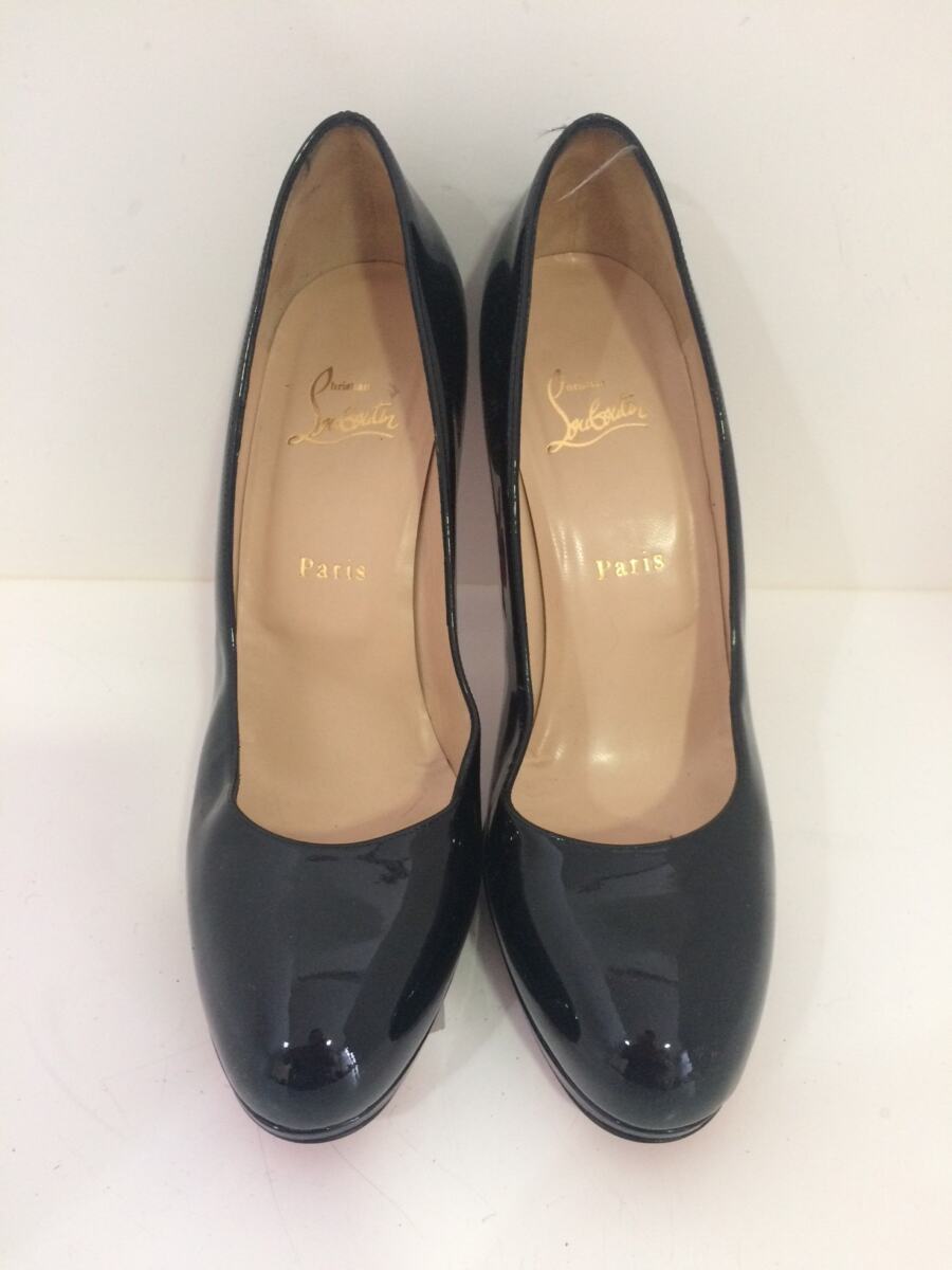Sapato Louboutin preto verniz sola 40