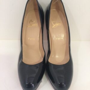 Sapato Louboutin preto verniz sola 40