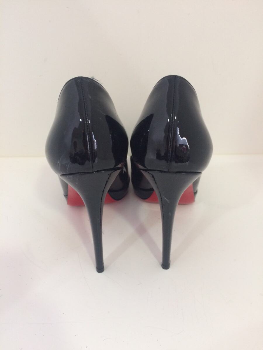 Sapato Louboutin preto verniz sola 40