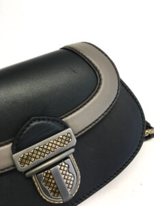 Bolsa Bottega Veneta The City Knot Preta Pequena