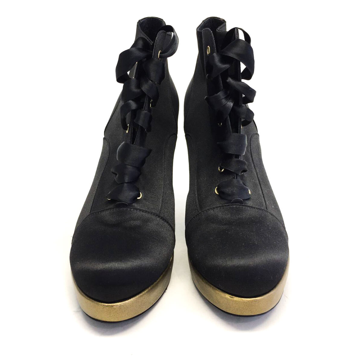 Ankle Boot Chanel preta e dourada, Tam. 41