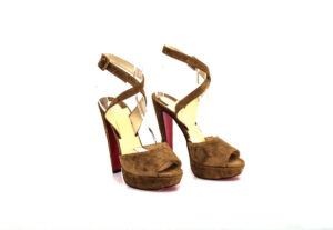 Sapato Louboutin Plataforma Caramelo Tam. 39