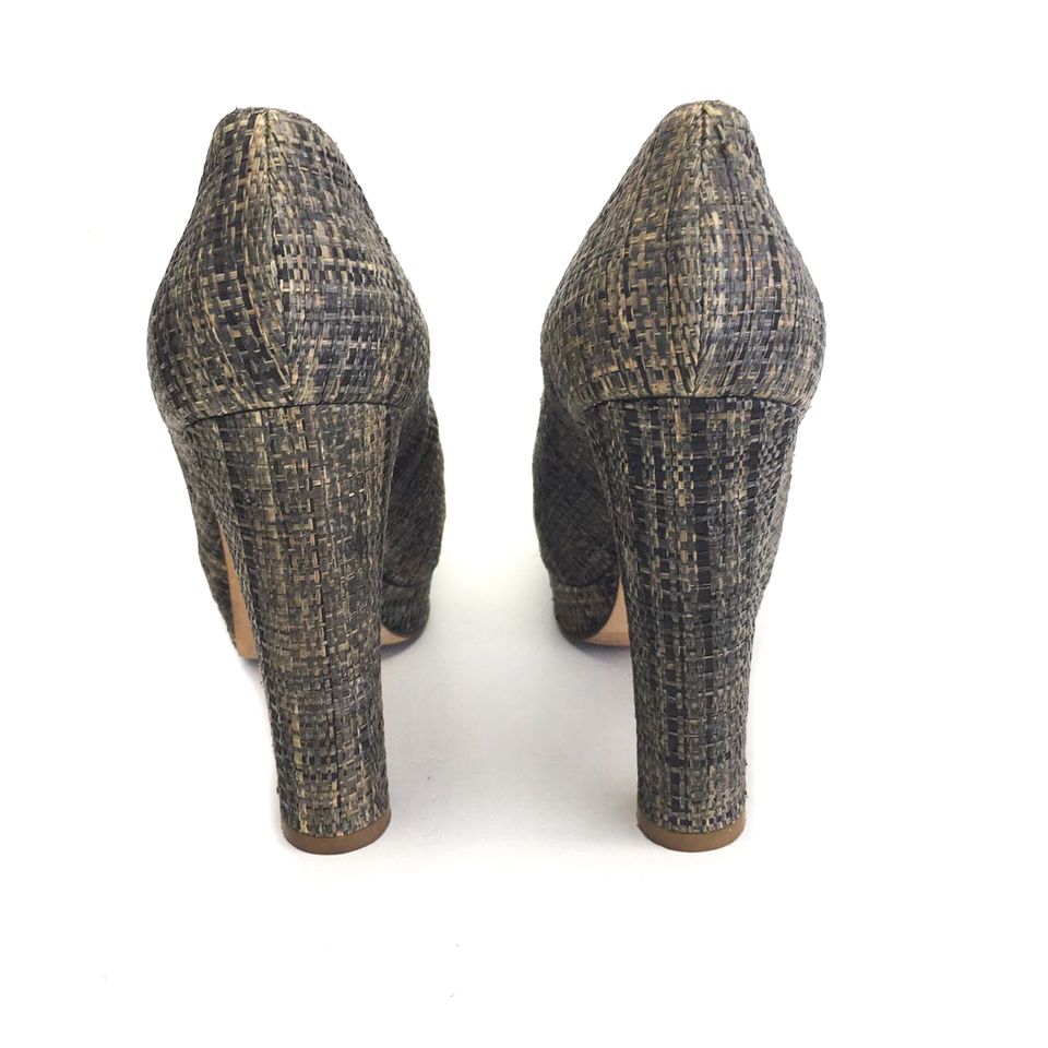 Sapato Chanel Raffia com Dourado Tam. 39